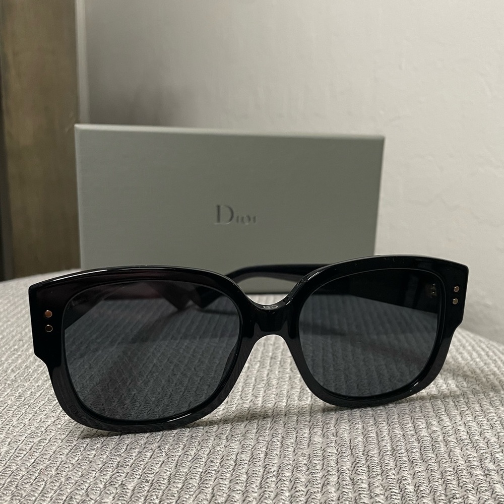 🎉HP🎉New! Dior Lady Dior Studs 54MM Black/Gold Sunglasses✨ Case, Box & Cloth - Picture 3 of 16